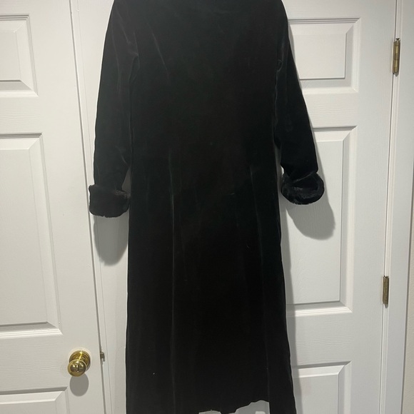 JS Collections Black Velvet Maxi Coat with Faux Fur Collar and Cuffs - Picture 2 of 6